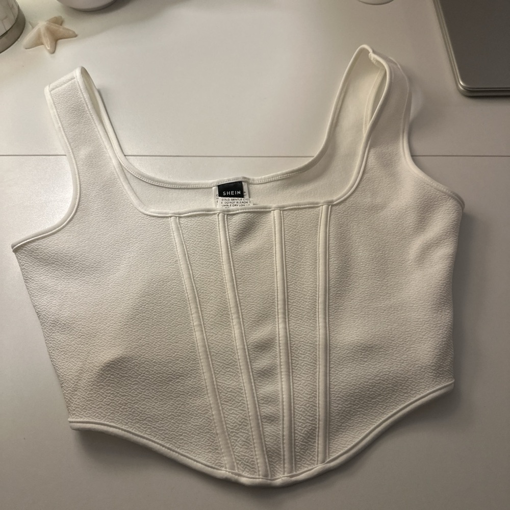 SHEIN White Textured Crop Top